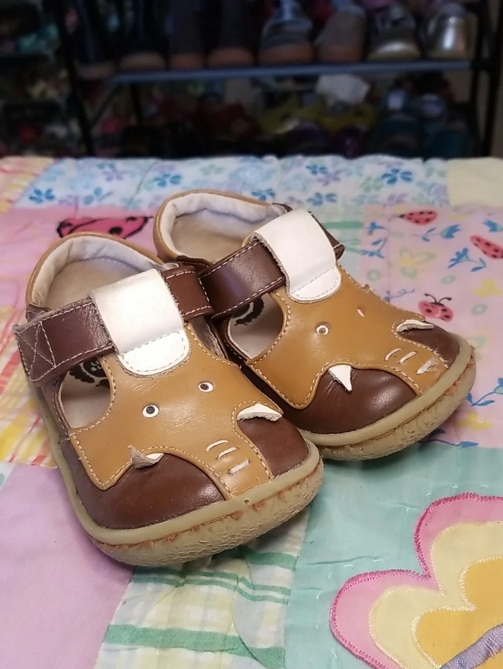 Livie & Luca Brown and Tan Leather Baby Walker Shoes Size 7 Elephants